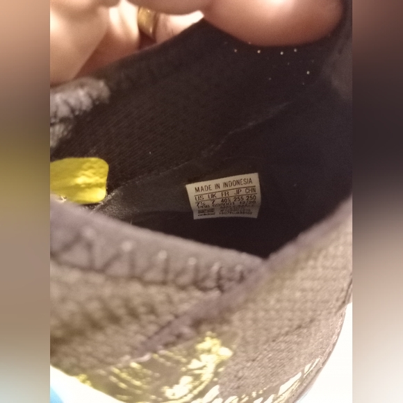 ADIDAS PREDATOR MARVEL WOLVERINE CLEATS - Picture 12 of 13